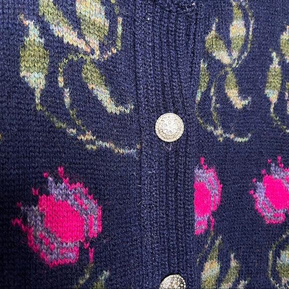 Vintage Glenugie wool floral button down sweater - Picture 3 of 9